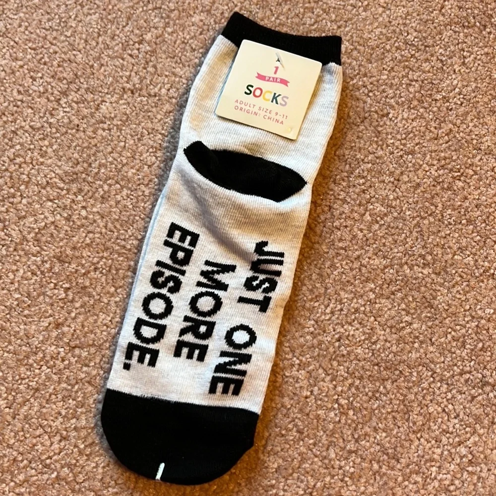 NWT “Just One More Episode.” Tube Socks (Sz9-11)